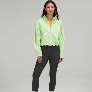 Lightweight cropped jacket